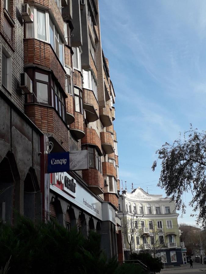 Апартаменты На Проспекте Почтовый Kryvyj Rih Exteriér fotografie