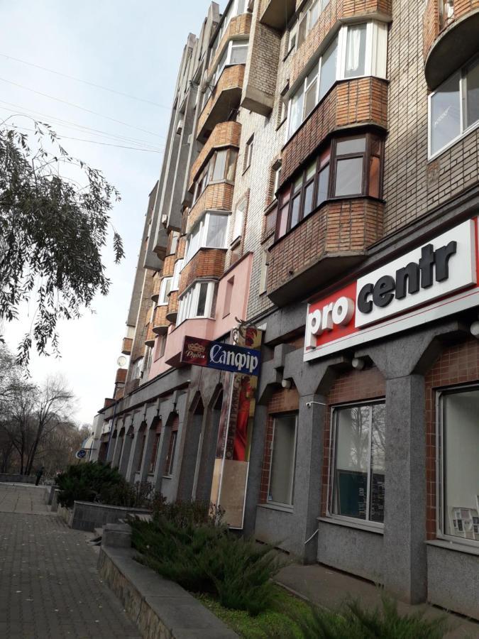 Апартаменты На Проспекте Почтовый Kryvyj Rih Exteriér fotografie